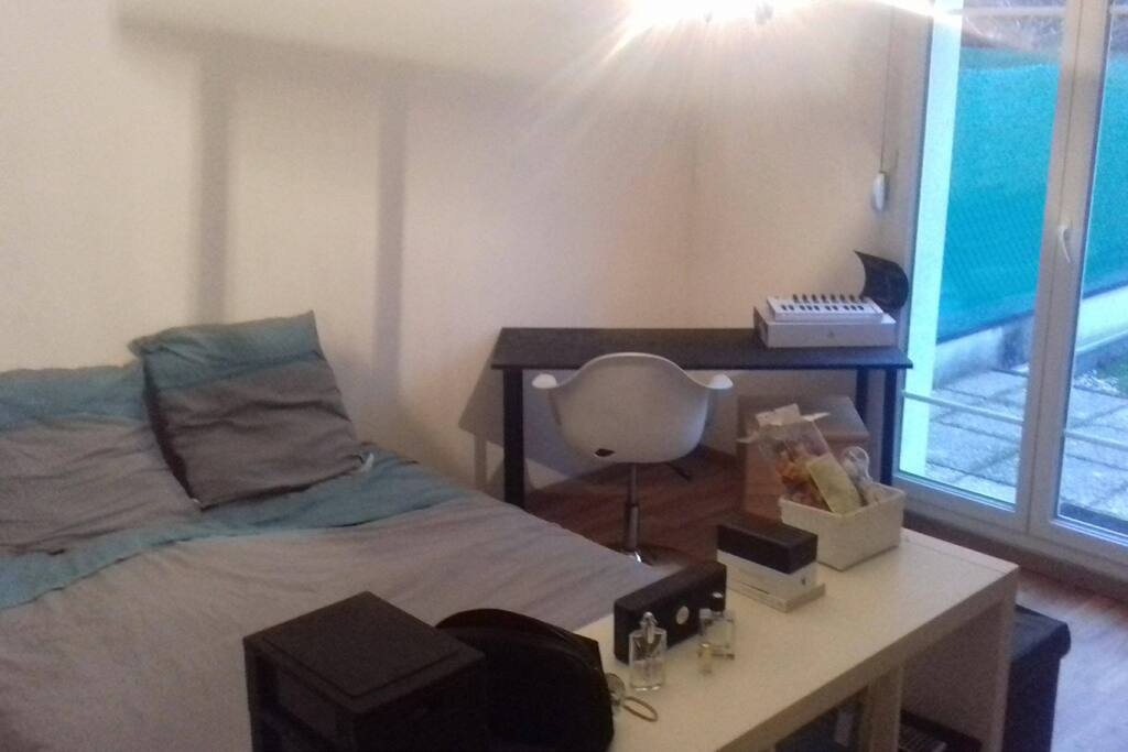 Chambre 1 ouverte sur terrasse