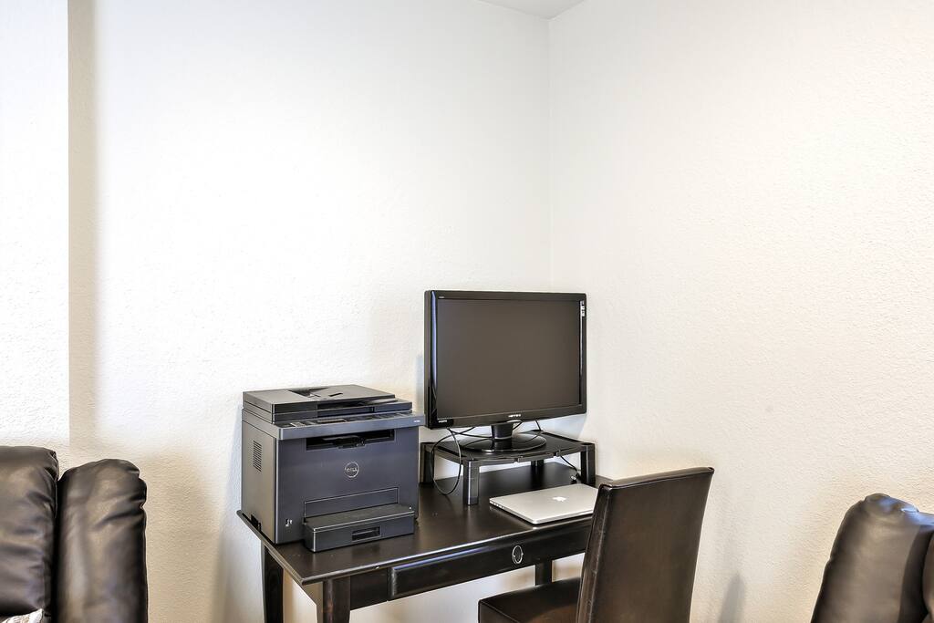 BUSINESS READY - WIFI PRINTER, MONITOR, HDMI CABLE