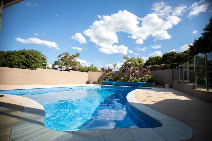 Yarra Valley Fruit Farm with solar heated pool. gallery image 5