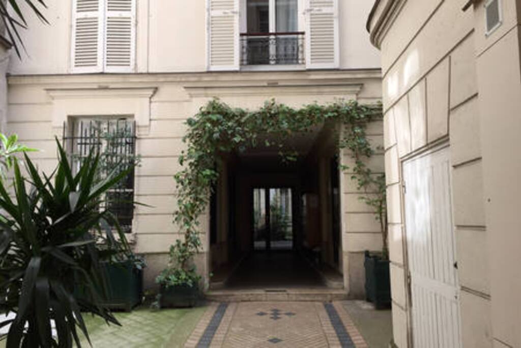 Rue du Val de Grâce