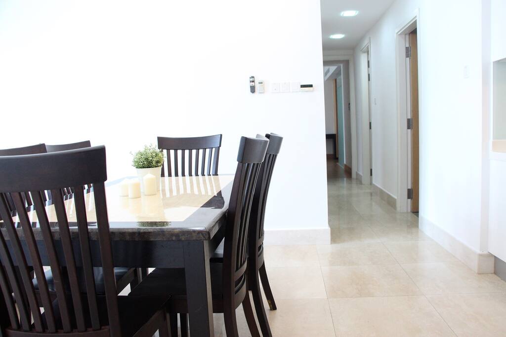 Living_Dining Table
