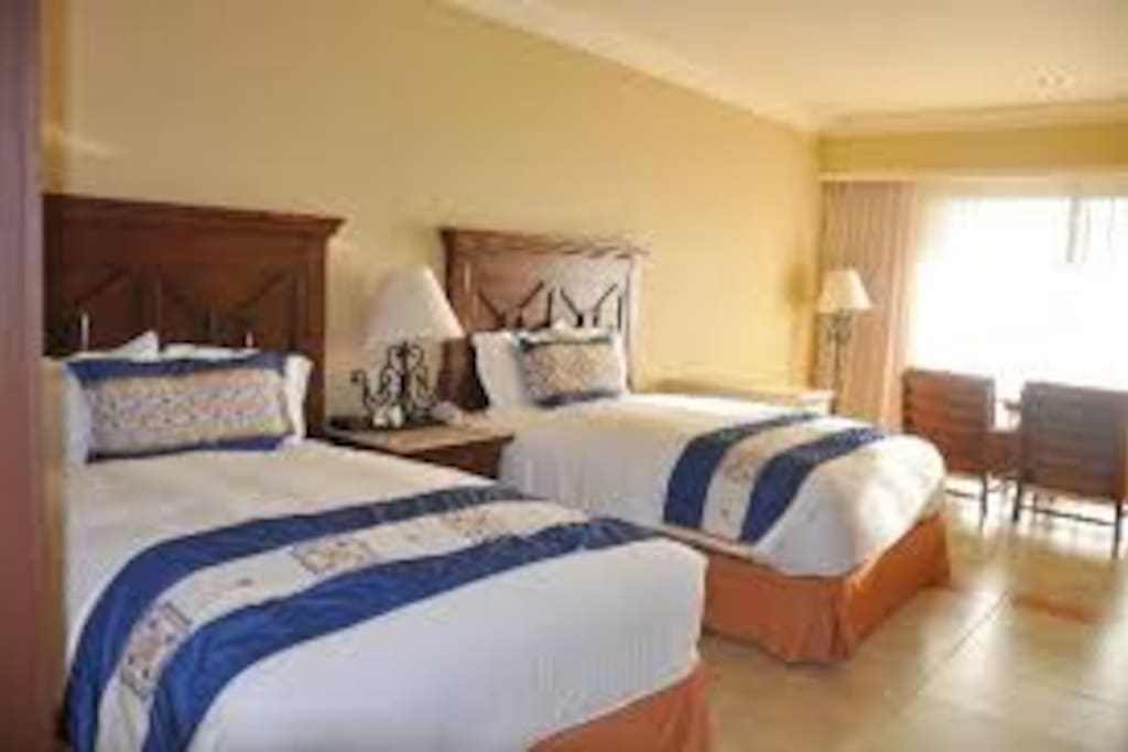 Second bedroom with two queen beds