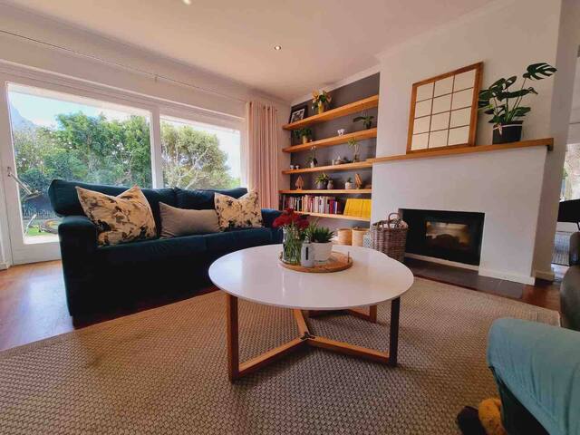 Family home & Modern Studio in Southern Suburbs gallery image 3