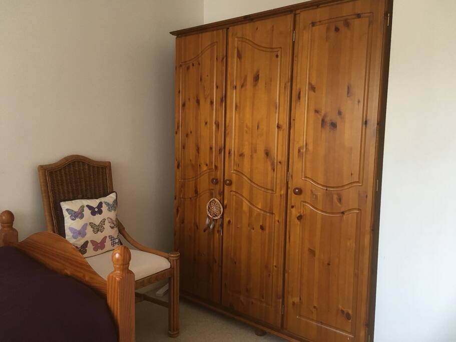 Wardrobe storage