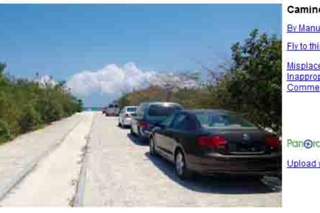 Playa Esmeralda esta a un paso...Deja tu carro en el acceso y siente la arena!