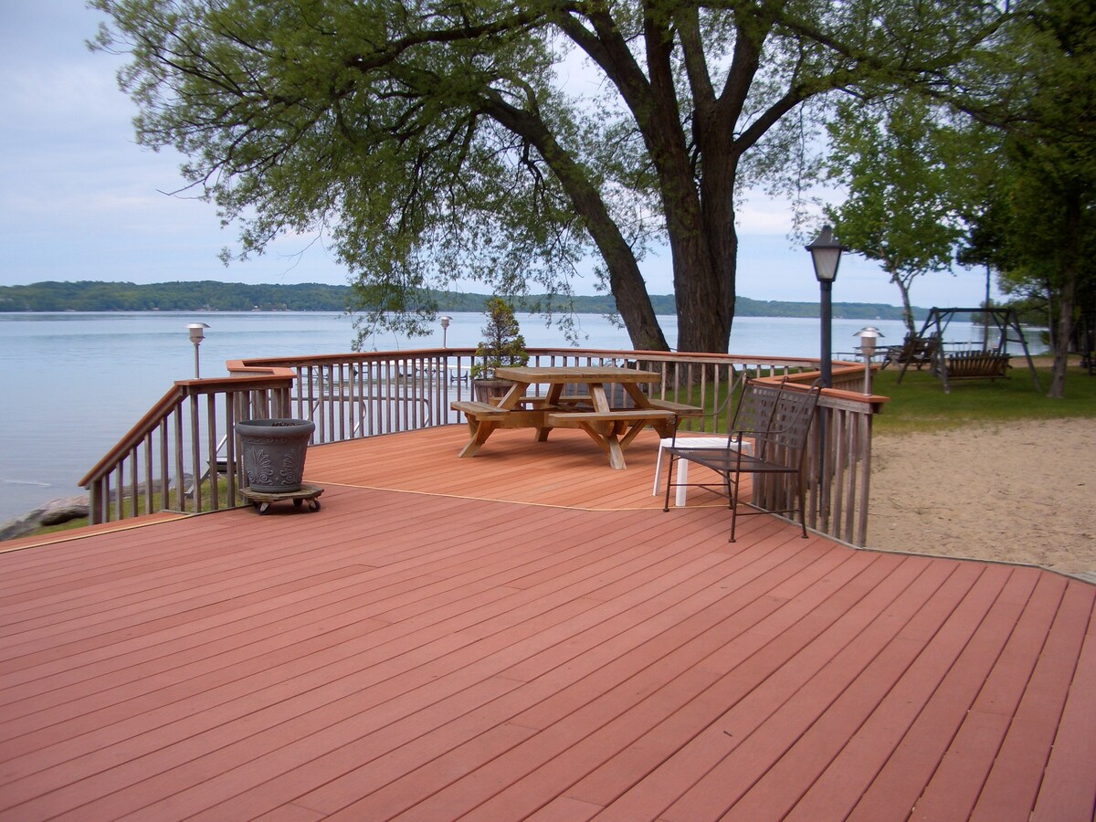 torch lake airbnb torch lake airbnb
