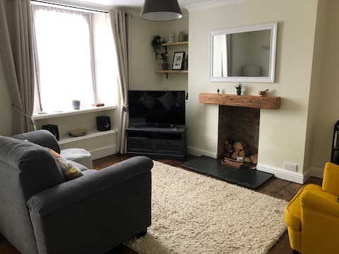 Cosy Grade II Listed Cottage - 2 mins to harbour