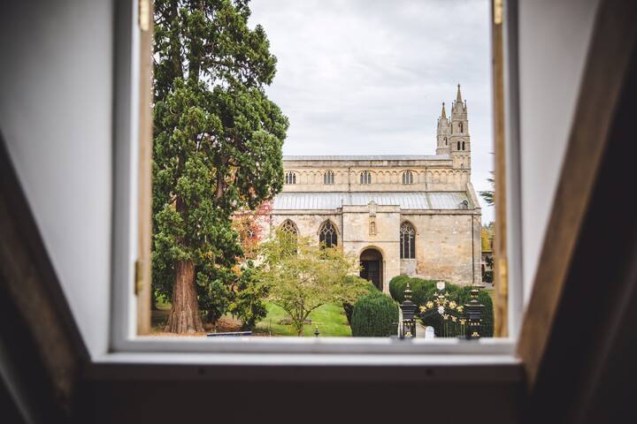 53 Church Street - 500 yr old cottage/Luxury/View