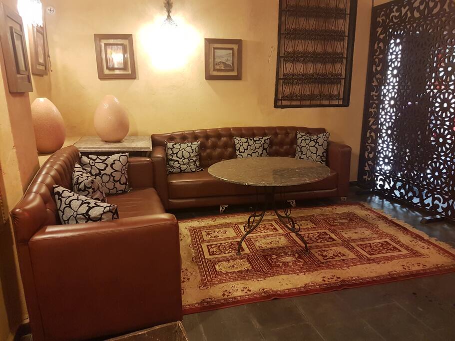 SALON 1