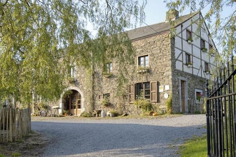 "Le Clos de la Fontaine" Guest rooms