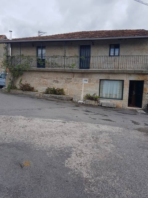 Rural house near ala ribeira sacra