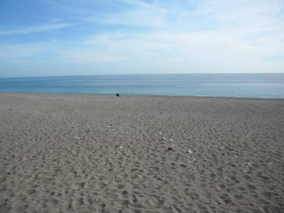 La spiaggia di fronte