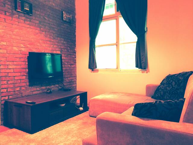 Tomi's House 2 /一樓獨戶/獨立客廳/臥房/廁所/捷運6分鐘即到/捷運東門站/永康街