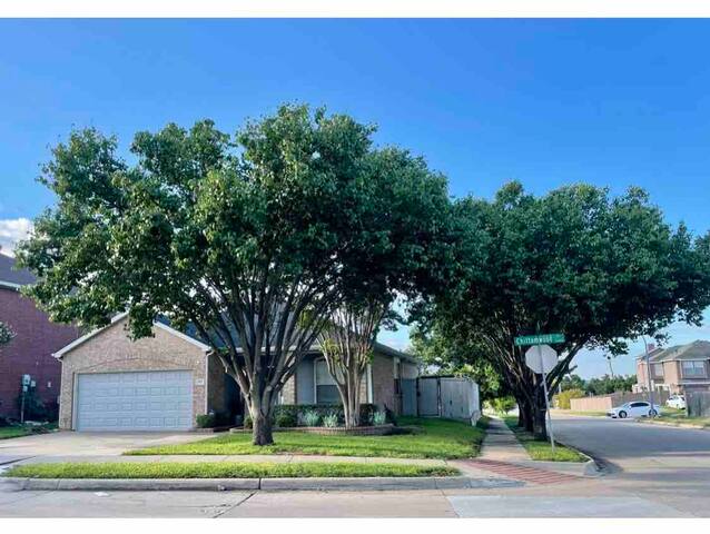 Fall in love with a football season getaway ! gallery image 4