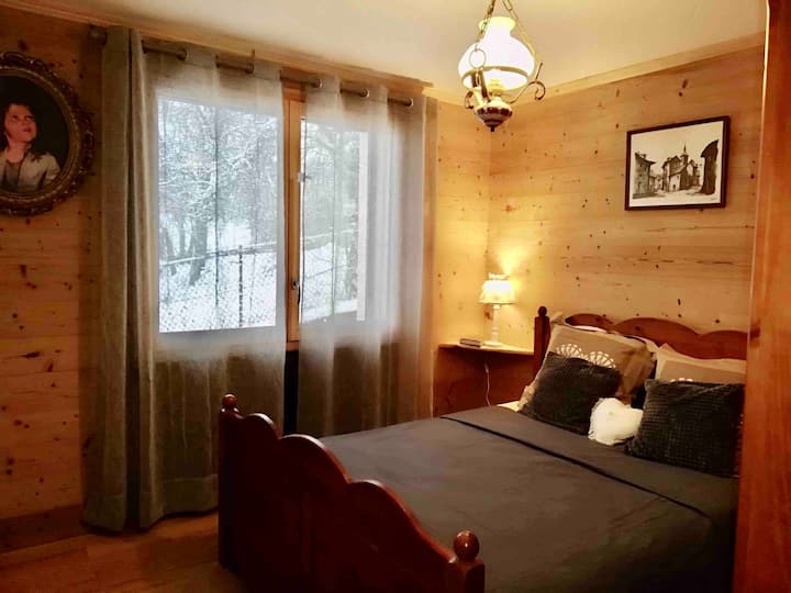 Bedroom 2, with a 140 x 190 double bed, wardrobe... 