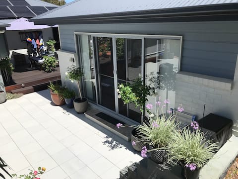 Popular Airbnb listing: Comfortable Garden Studio in Nelson Bay