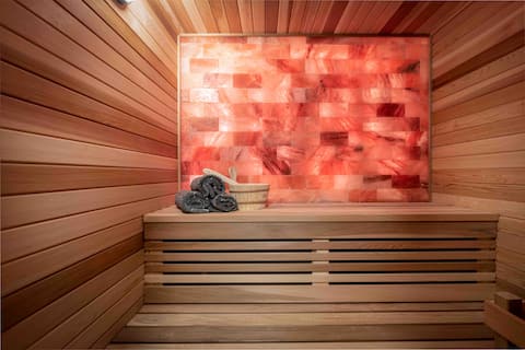 The Salt Haus | with Himalayan Salt Sauna & Hottub