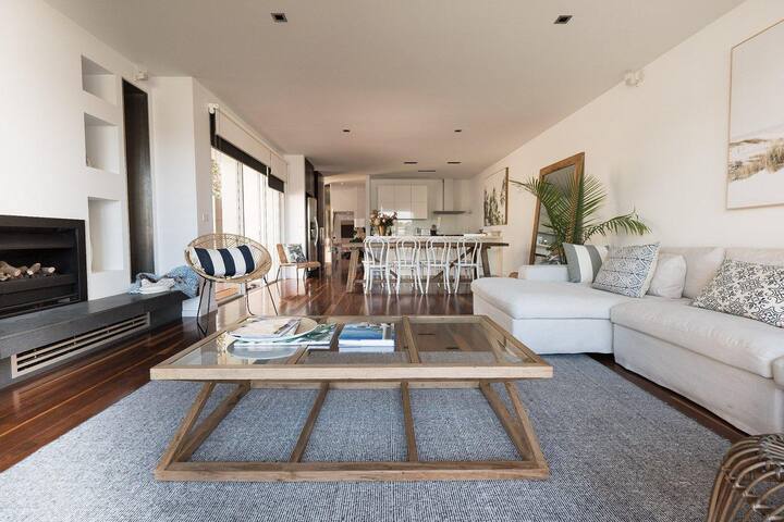 Spinnakers Waterfront gallery image 2