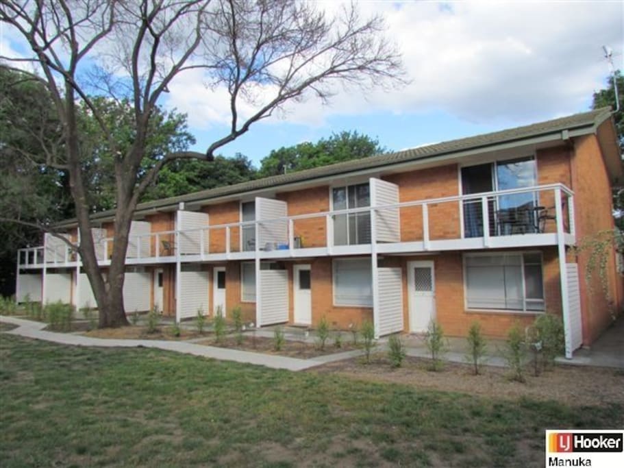 Front of ‘Versailles’ unit block