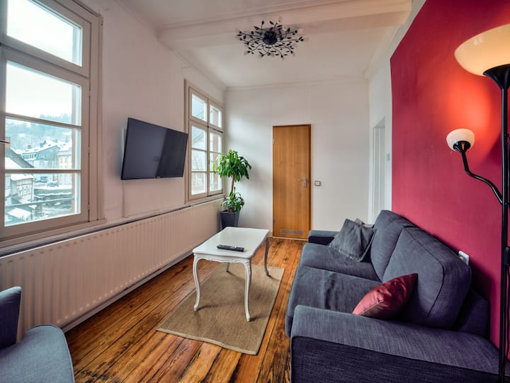 Burgzimmer-mitten Im Zentrum, Traumhafter Ausblick - Montjoie