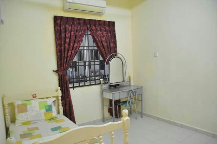 Habitación en la planta baja
con aire acondicionado