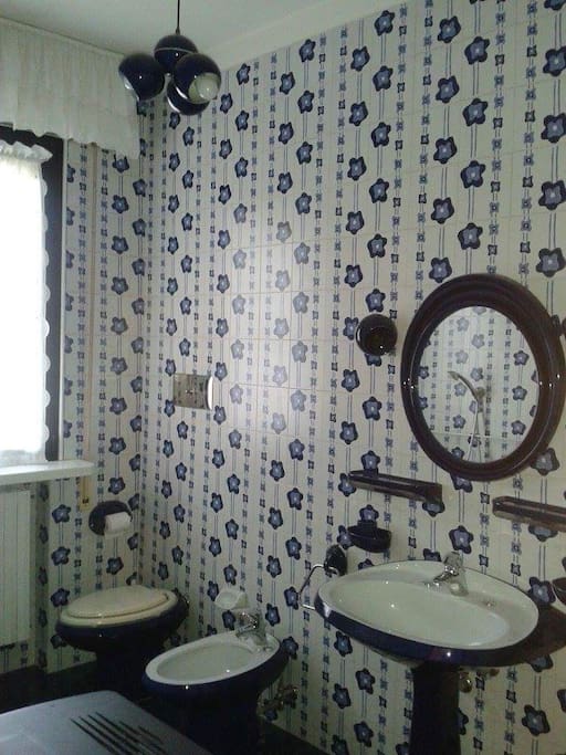 Bagno con vasca ad uso esclusivo.