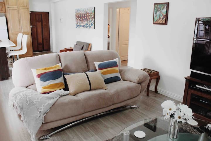 Modern Gated 2br/2ba Condo•10 Mins To Pos/st James - Trinidad und Tobago