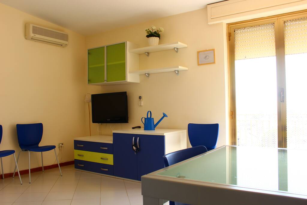 Bed & Livingroom / Soggiorno & Camera da letto
