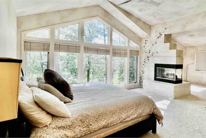 Very Spacious and Bright Home 15mins From Downtown