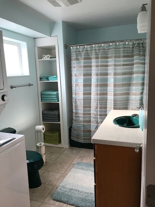 Full bath with washer & dryer