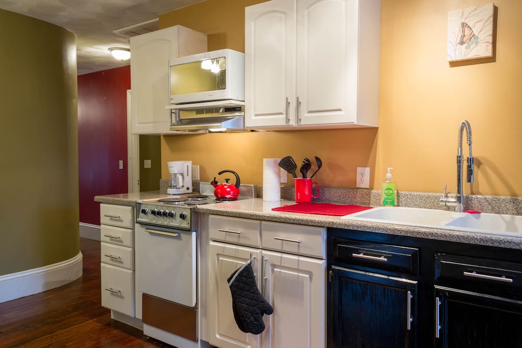 full kitchen