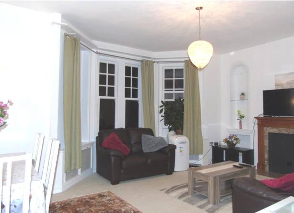 Living room/dining room