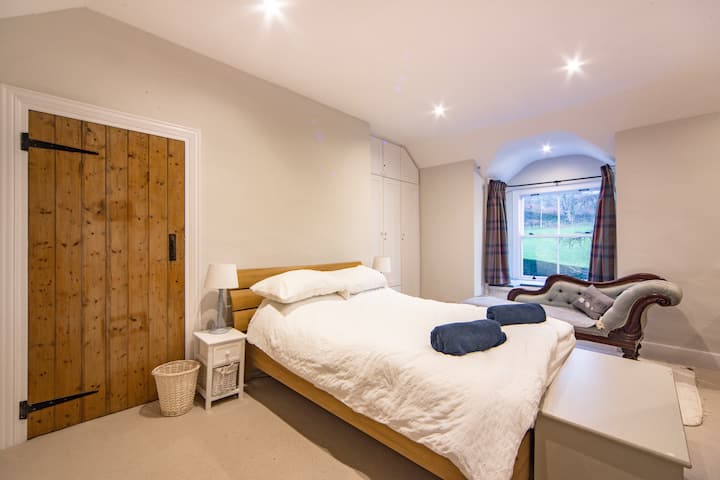 ห้องนอนใหญ่