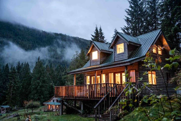 Shoal Bay Raven Cottage, Ocean view & off the grid - Bungalows for Rent ...
