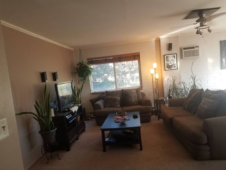 living room with Tv and Wi-Fi.