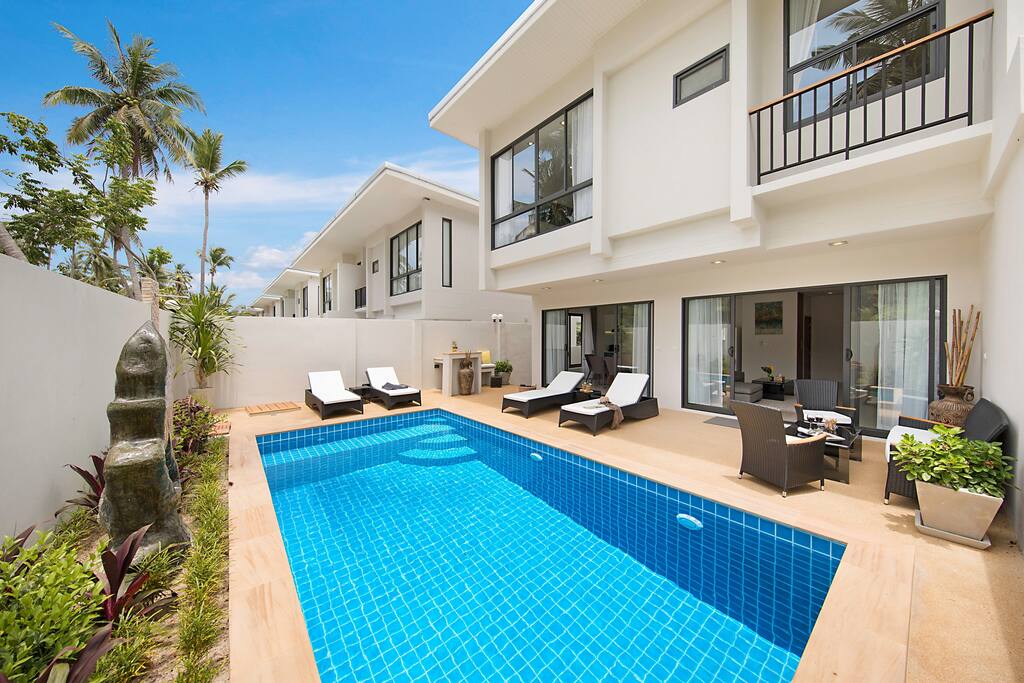Private pool and sun terrace