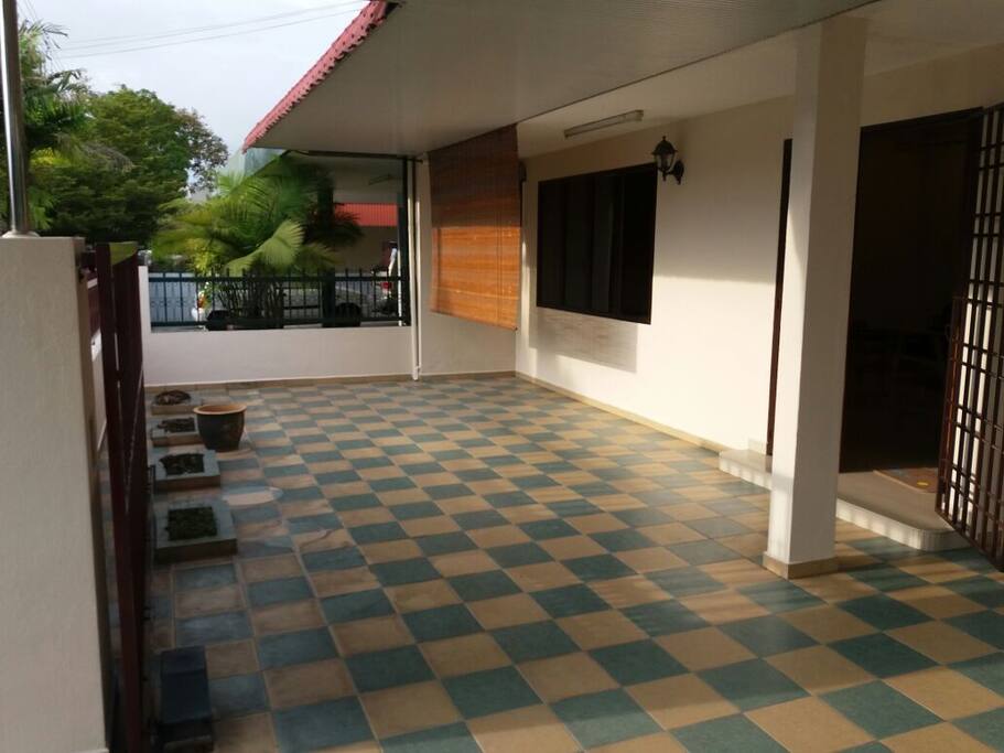 2nd parking porch