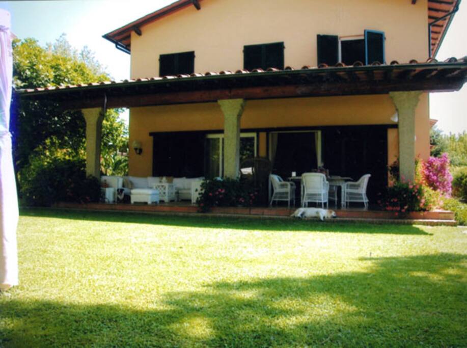 uno dei due portici per il relax