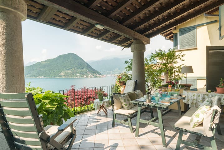 Vista mozzafiato sul lago