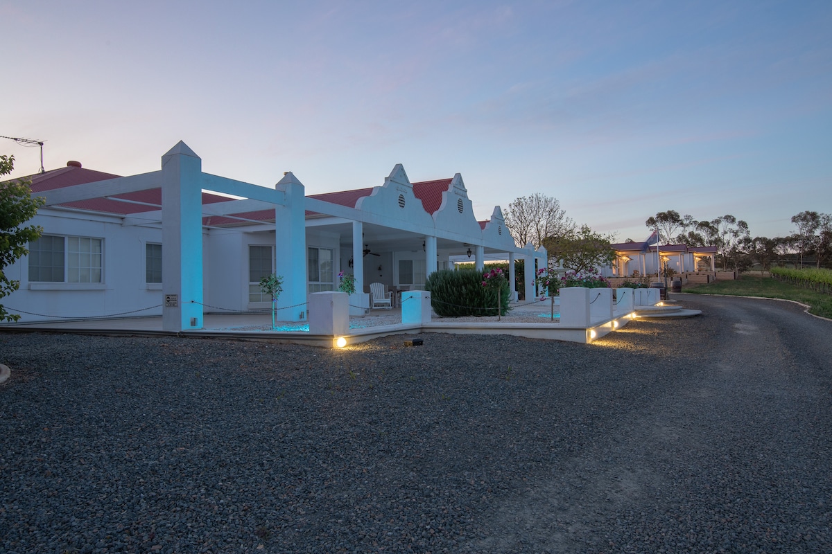 1837 Barossa Luxury Vineyard Cottage. S Australia