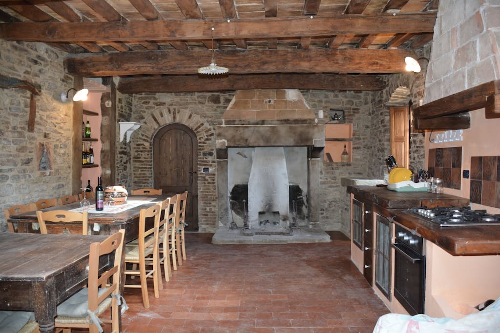 La "grande cucina patronale" dell'appartamento Ca'Masso di Sopra