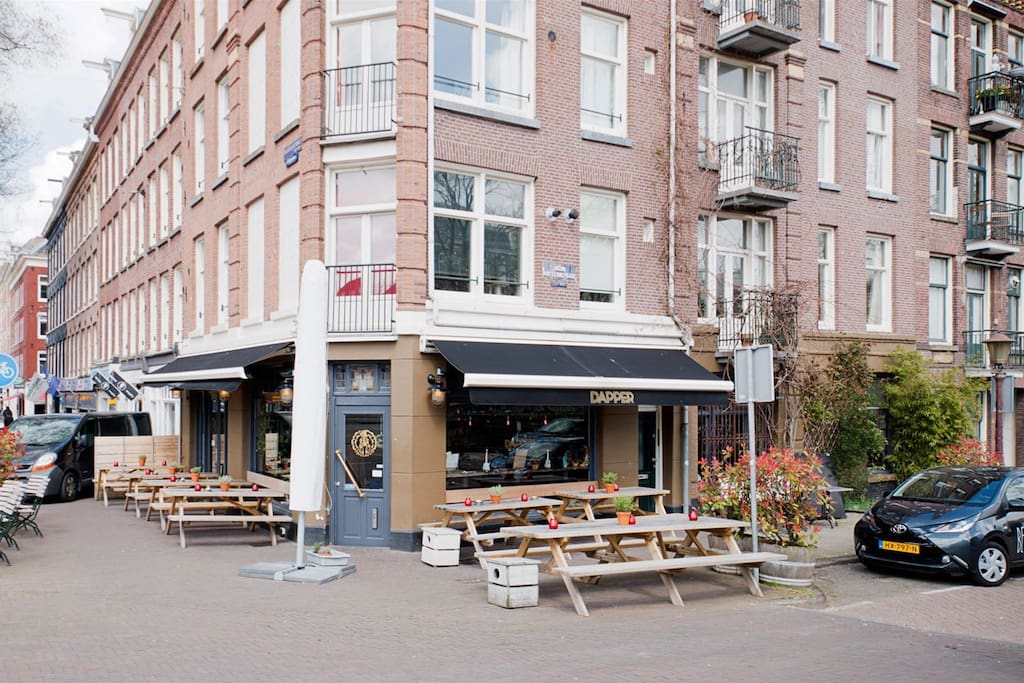 The best neighbours: good menu, no noise :)
