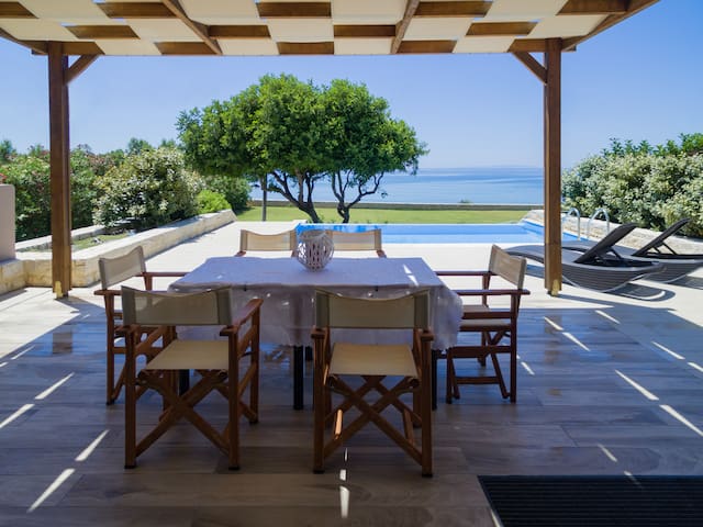 Mary beach Villa with private pool gallery image 4