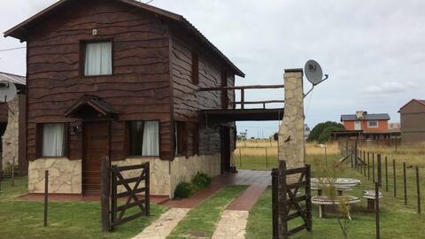 NEW FAMILY CABIN, WIFI, 300MTS TO THE SEA