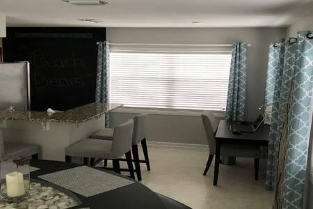 Newly refurbished bungalow across from the beach