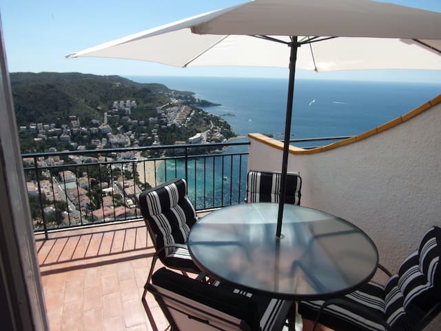 magnifique studio avec terrasse et vue panoramique