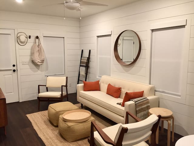 Thompson House, a stylish beach cottage.