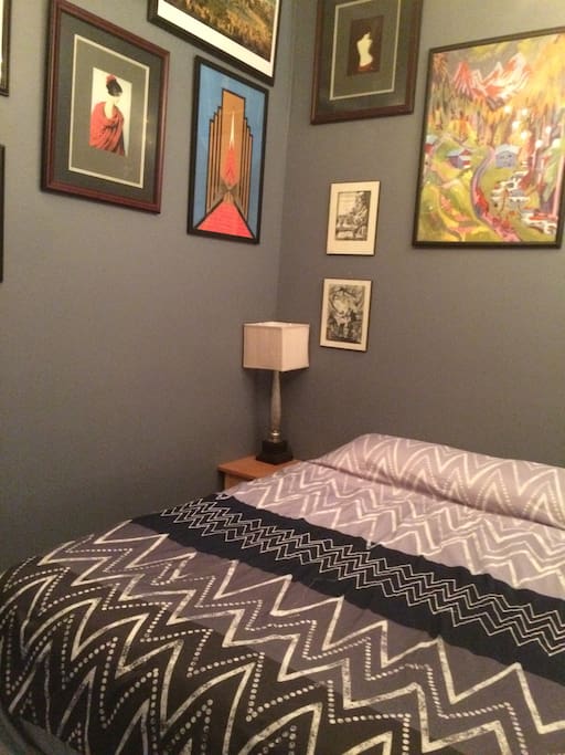 Bedroom with queen size bed
