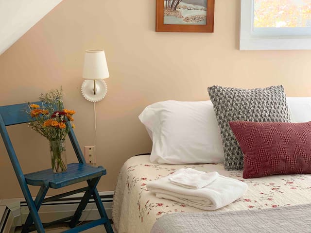 Beachside Cottage-5 min to Portland (Queen)