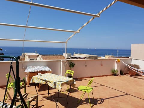 Lovely penthouse with large terrace with sea view